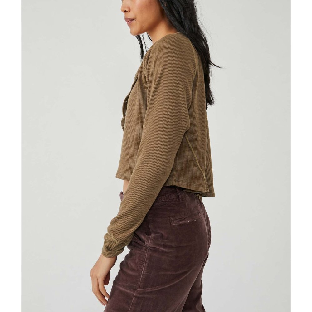 🎉LAST CHANCE🎉 NWT Free People Early Night Cropped Pullover / Washed Army - Picture 2 of 6